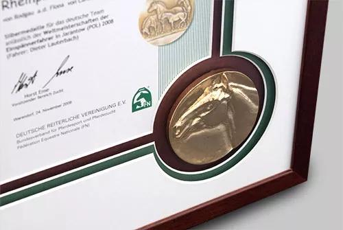 Urkunden Passepartout 1 Passepartout mit Goldmedaille