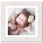 m-Babybild-in-Holzrahmen
