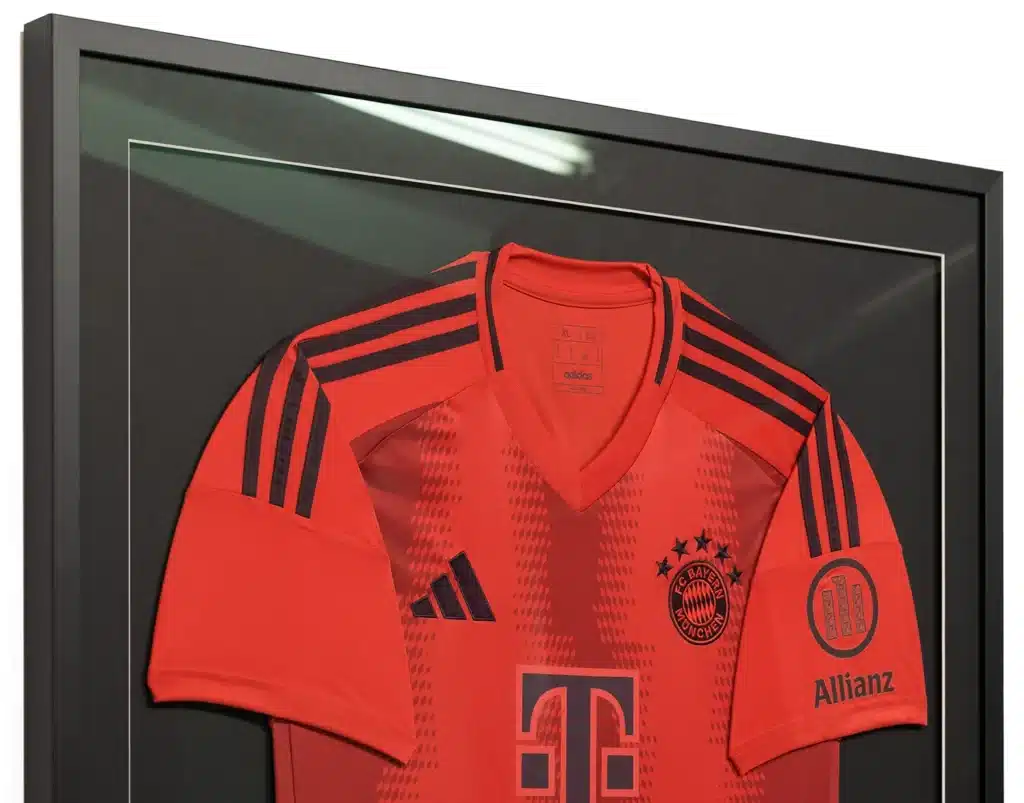 Fussball-Trikot Einrahmung von Art & More
