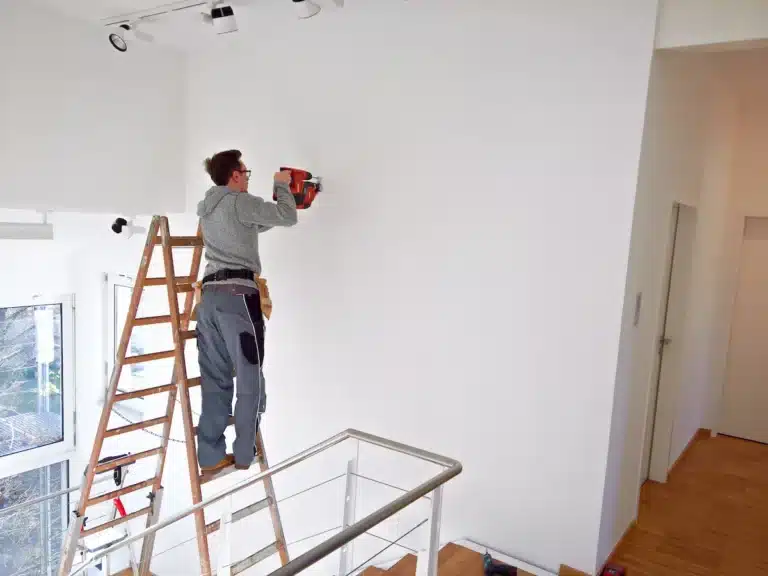 Bilder-Montage im Treppenhaus